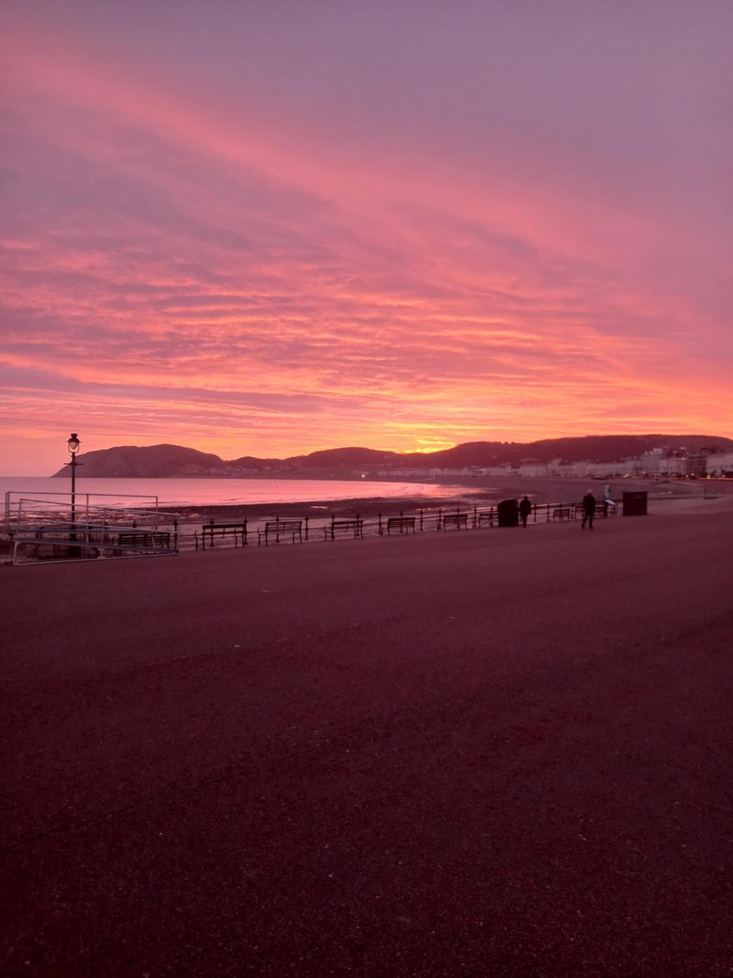 Glan Y Mor Hotel (Adults Only) Llandudno Luaran gambar